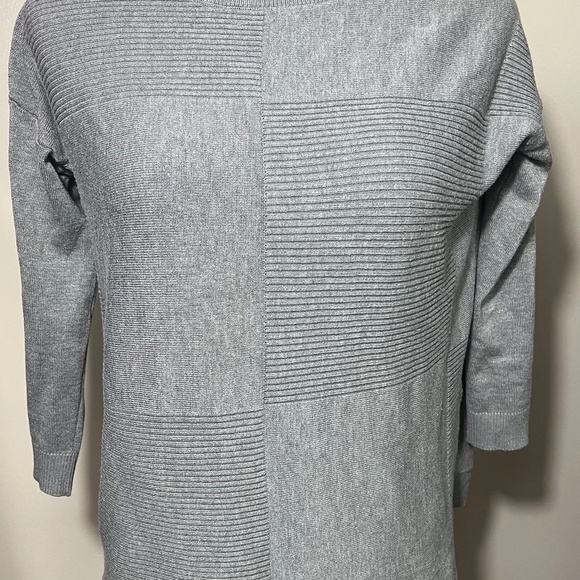 Grey sweater - Picture 1 of 4